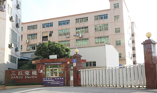 <b>信息技术打开散热市场新空间，三巨电机拾级而上驱动发展</b>